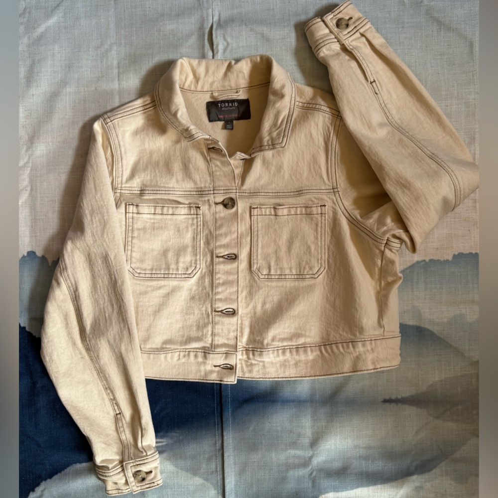 Torrid Jean Jacket, Cropped, Off White w/Brown Stitch, Size 0